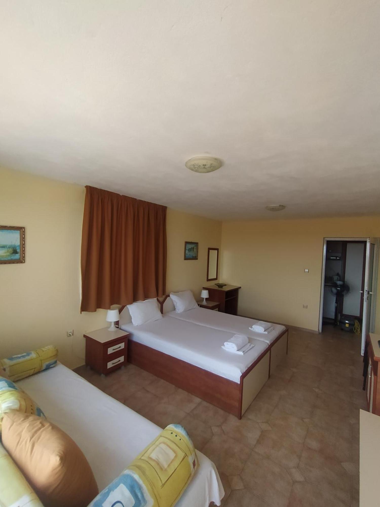 Guest House Polikseni Sozopol Kamer foto